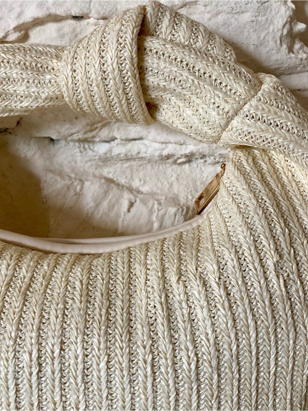 NWT Urban Expressions Knitted Straw Mini Hobo Bag in Winter White - Picture 3 of 11